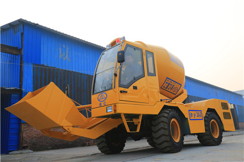 移動(dòng)式混凝土攪拌車(chē)在運輸行駛過(guò)程中的保養