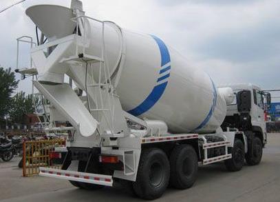 混凝土攪拌車(chē)攪拌主機的日常清洗